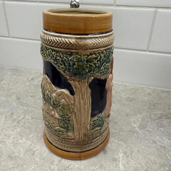 Lidded beer stein with lid made in Japan - Picture 3 of 6